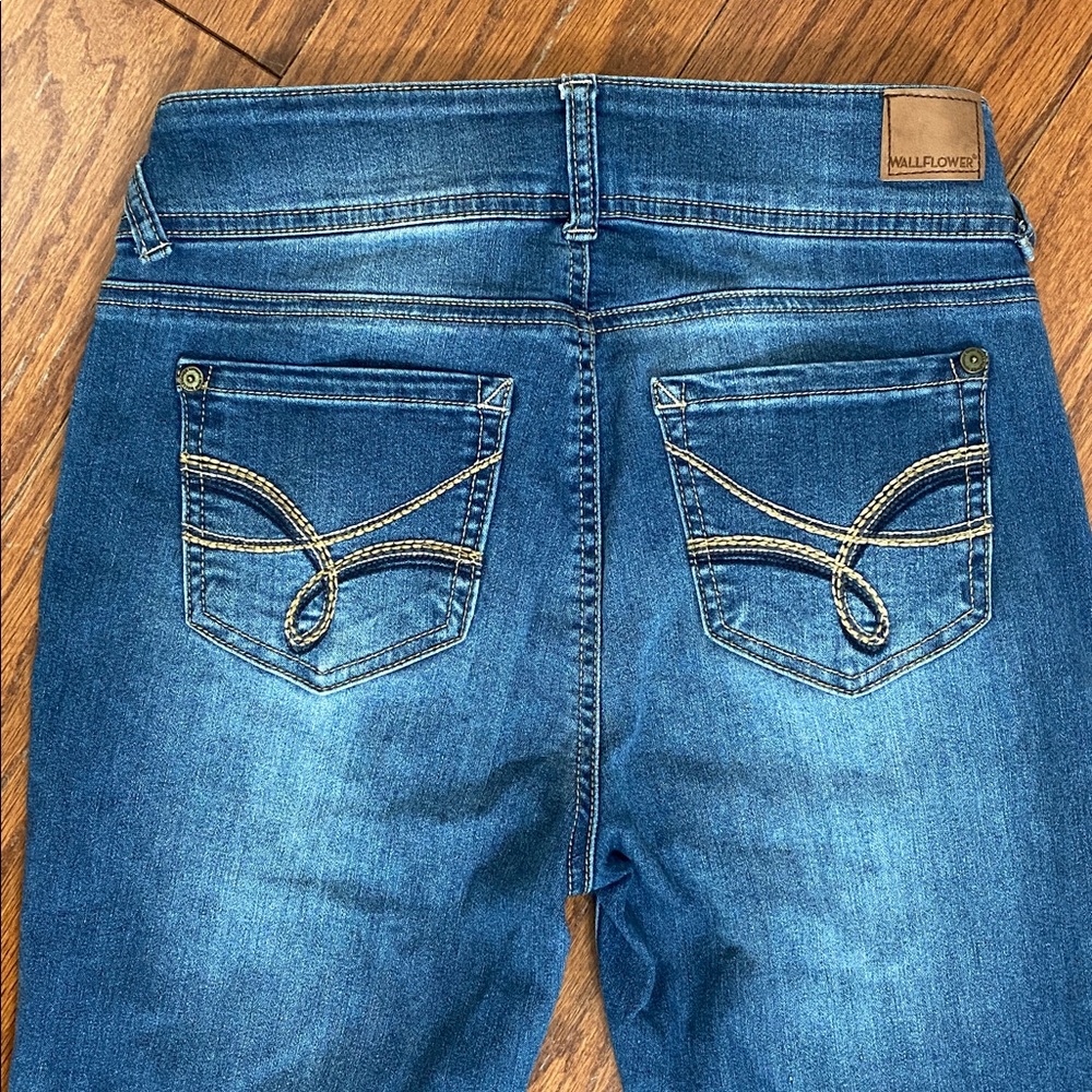 Wallflower The Ultra fit blue jeans - Size 5 Regular - juniors - Picture 4 of 13